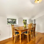 Islay Cottage - Lyttelton Holiday Home